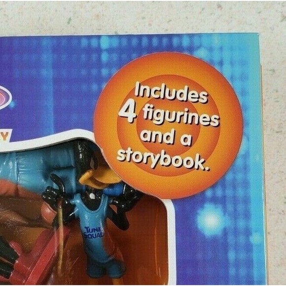 Space Jam A New Legacy Tattle Tales - 4 Figurines and Storybook Lebron James - Picture 6 of 12